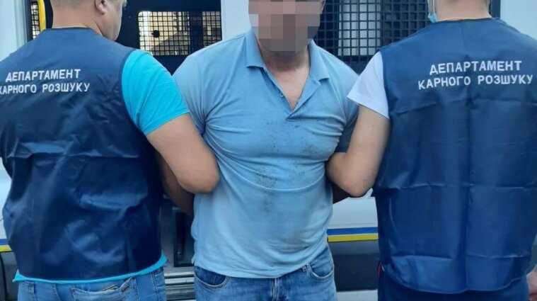 Знайшли іноземця, який втік з-під варти у суді Харкова - відео