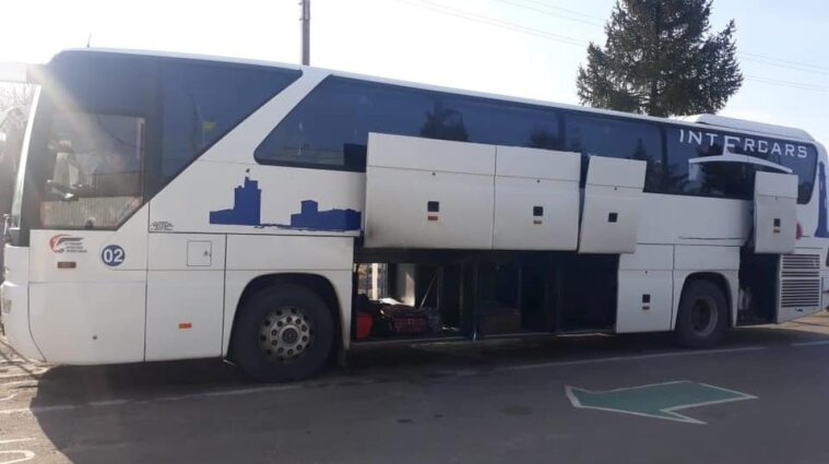 В Украину не пустили белорусский автобус, все пассажиры которого имели фальшивые справки о ПЦР-тестах (фото)