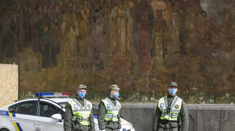 Киев усилит патрулирование кладбищ во время поминальных дней