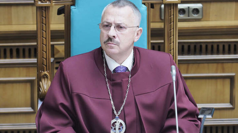 Киевский суд три месяца не может принять решение по делу против и.о. главы КСУ Головатого