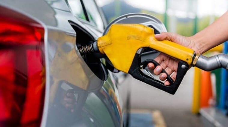 Наблизяться до 60 гривень за літр: експерти прогнозують подальше зростання цін на бензин