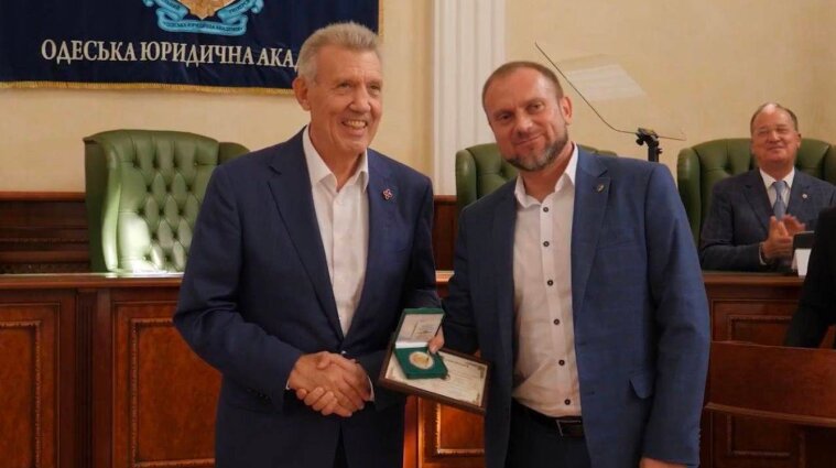 Очільник Одеського теруправління НАБУ Деулін отримав нагороду від Ківалова та вляпався у скандал