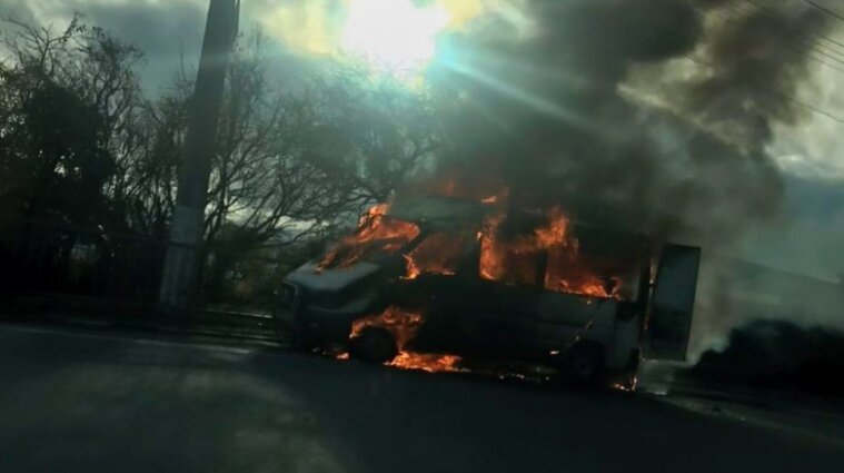 У Криму водій підпалив автобус з пасажирами