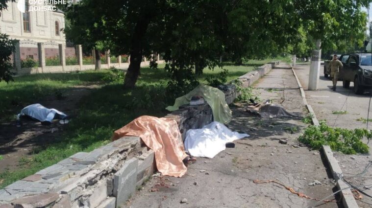 Оккупанты попали в остановку общественного транспорта в Торецке Донецкой области (фото)