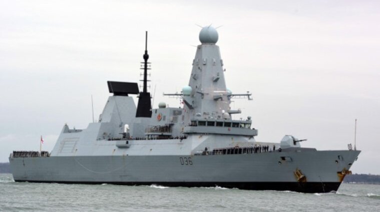 Россия обстреляла британский корабль вблизи Крыма