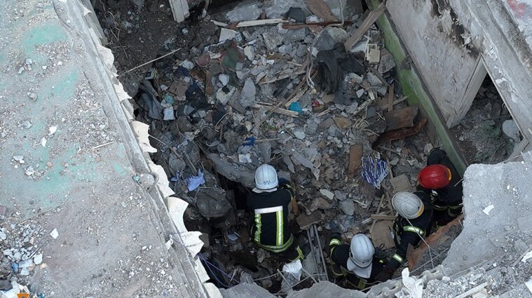 В Николаеве из-под завалов многоэтажки извлекли тело еще одной жертвы российской атаки