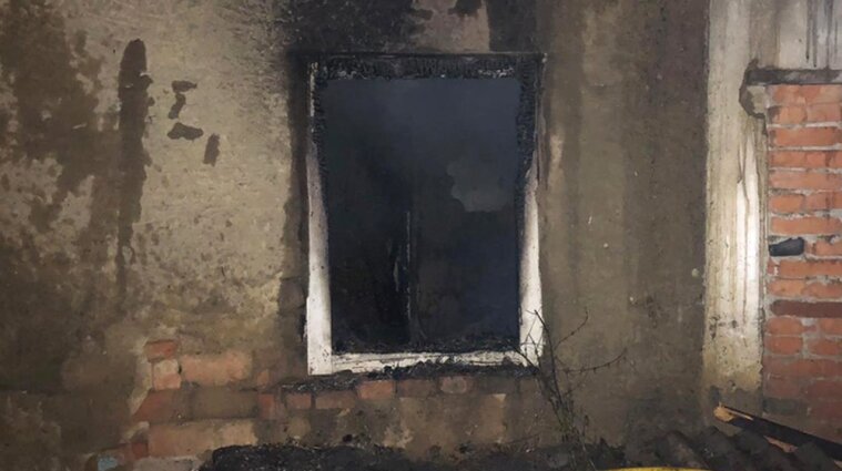 Горел весь дом: на Закарпатье в пожаре погиб 45-летний мужчина - фото