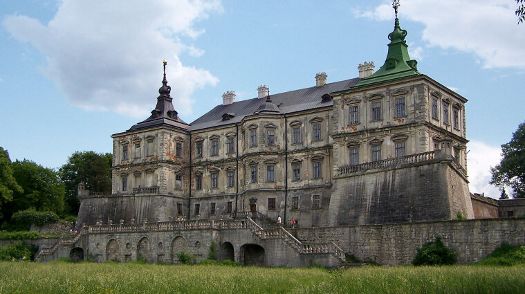 Подгорецкий замок вошел в британский фотоальбом "Брошенные дворцы"
