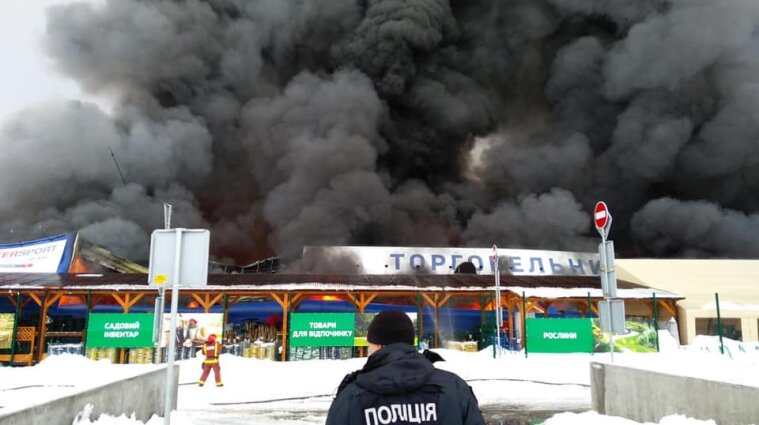Пожар в "Эпицентре" в Первомайске: остались целыми десять процентов здания