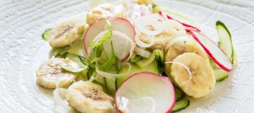Простые рецепты вкусности: готовим салат из редиски и бананов