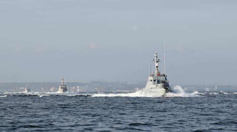 Російські катери провокували українські кораблі в Азовському морі