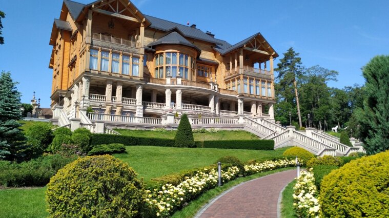 Бывшую резиденцию Януковича превратят в парк