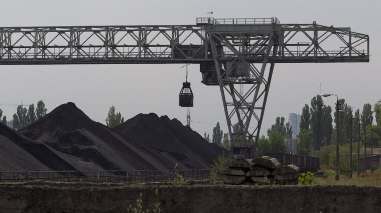 Российский морской экспорт угля фактически прекращен из-за запрета ЕС - СМИ