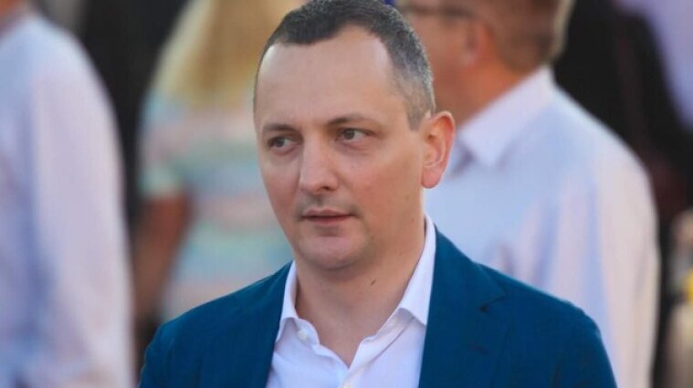 Фигурант расследований по коррупции в "Большой стройке" Юрий Голик до сих пор регулярно ездит в ОП, - расследование