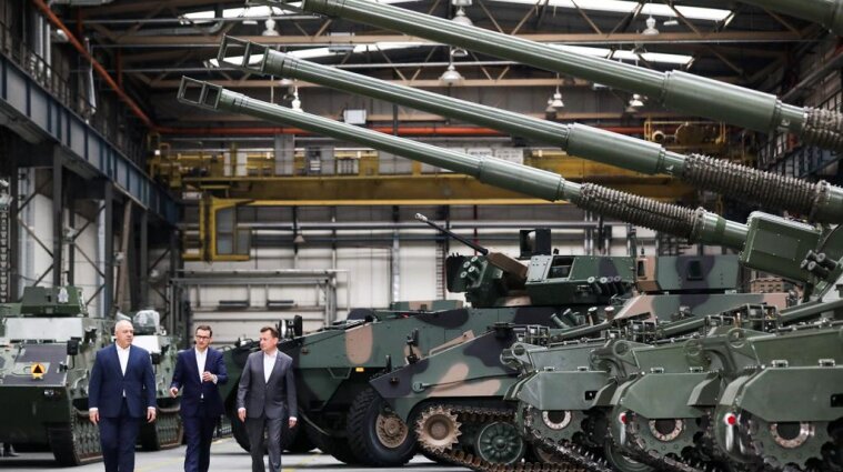 Польша будет поставлять Украине оружие на 630 млн долларов
