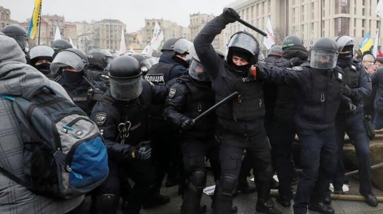 ФОПи продовжують протестувати на Майдані: намети досі стоять
