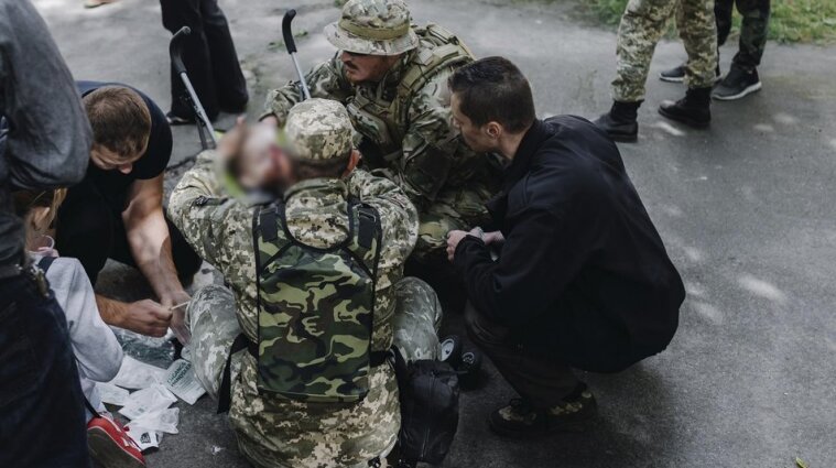 Вибух на виставці боєприпасів у Чернігові: постраждали троє дітей