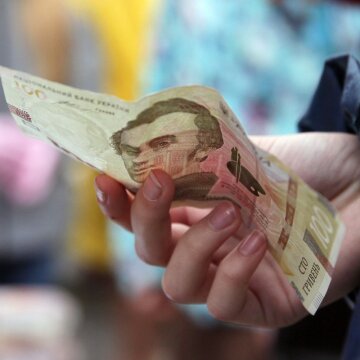 Восемь тысяч гривен  "ковидних компенсаций " от правительства на миллионные убытки предпринимателей