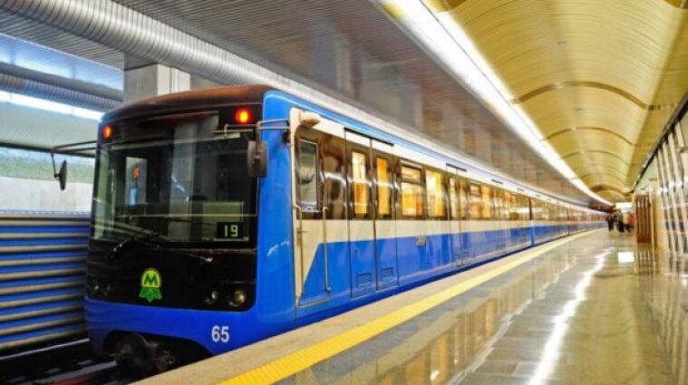 У Києві відновлюють рух метро через Південний міст