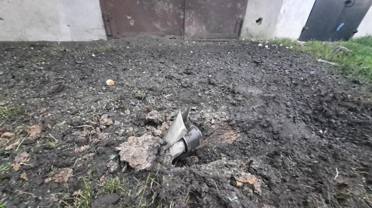 Окупанти обстріляли околиці Світлодарська та поранили місцевого жителя