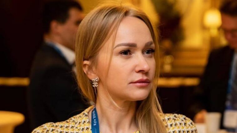 Скандальная руководительница ФГВФЛ Светлана Рекрут получает зарплату, которая больше президентской в 20 раз (видео)