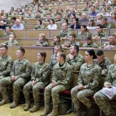 Від 2025 року в українських вишах запровадять базову військову підготовку
