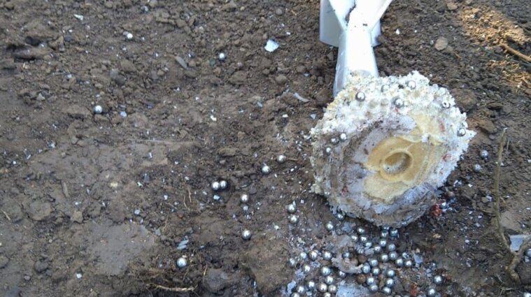 На Донбассе оккупанты напечатали бомбы на 3D устройстве и сбросили на Зайцево - фото