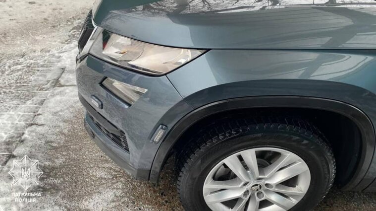 Lexus підбив авто фантомного патруля в Києві - фото