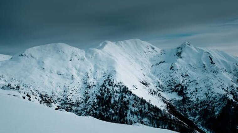 В Ірані загинули 12 альпіністів через снігову бурю