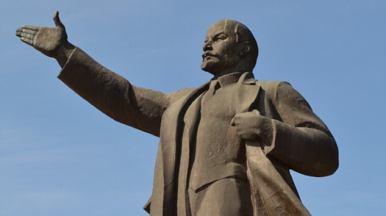 В окупованому Генічеську встановлюють пам'ятник Леніну, який нібито "подарував землі Україні" (фото)