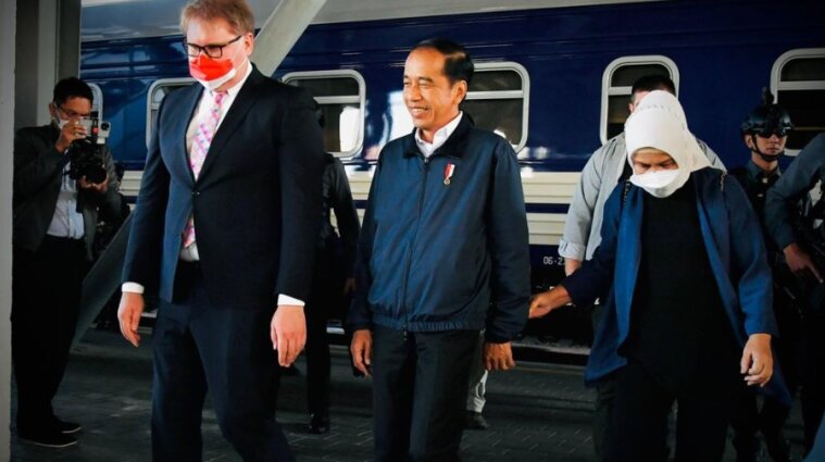 Президент Индонезии прибыл в Киев - фото
