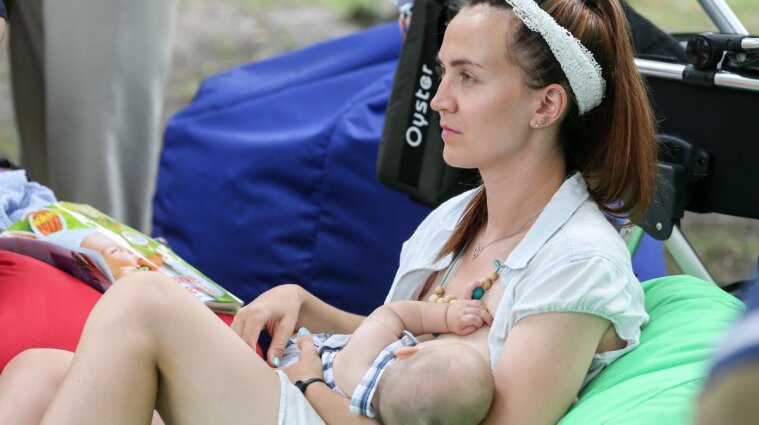 Одинокие матери в Украине: как получить и подтвердить свой статус