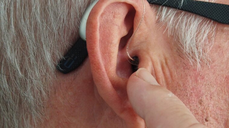 Хворі на коронавірус можуть назавжди втратити слух - вчені
