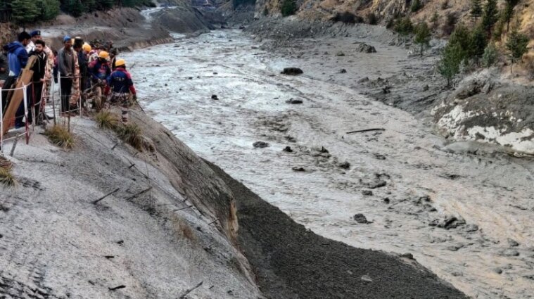 Сходження льодовика в Індії: загинули 18 людей, понад 200 зникли