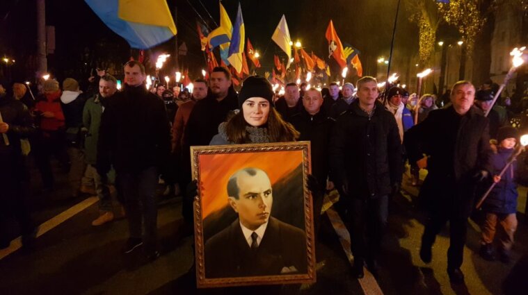 Факельное шествие прошло в Киеве ко дню рождения Степана Бандеры - видео
