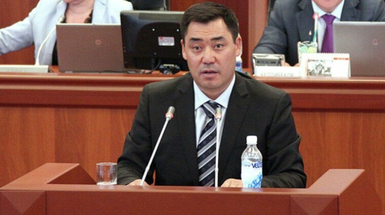 На президентських виборах у Киргизстані перемагає проросійський кандидат, який раніше сидів у тюрмі