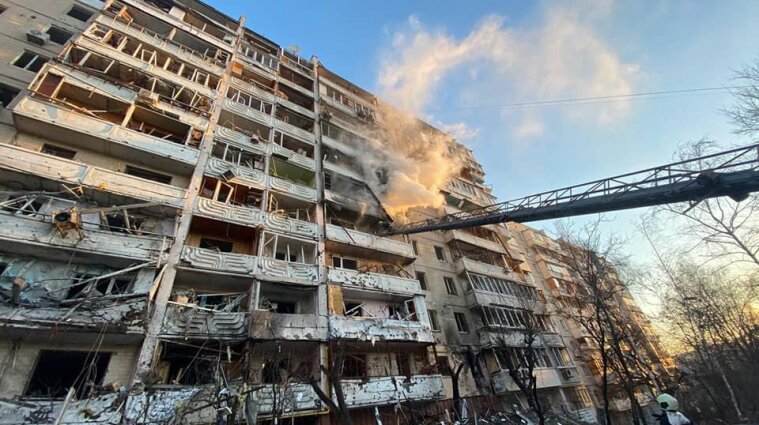 Окупанти знищили та пошкодили вже понад 70 будинків в Києві