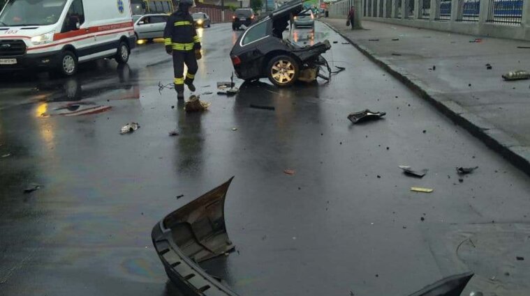 Смертельная авария в Одессе: автомобиль разорвало пополам - фото