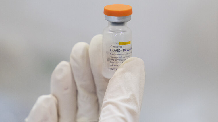 Стало известно, сколько доз вакцин от ковида утилизировали в Украине