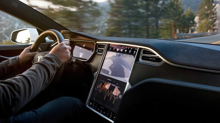 В Tesla ввели плату за навигацию: будет действовать подписка