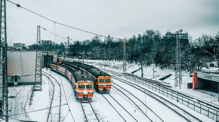 Дополнительные поезда к новогодним праздникам назначила Укрзализныця