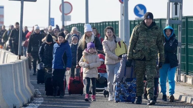 Кількість українських біженців у Європі наближається до п`яти мільйонів