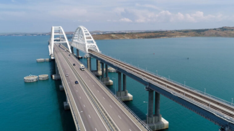Такие объекты должны быть уничтожены: Подоляк о Крымском мосту