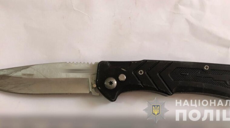 В Киевской области мужчина напал с ножом на беременную