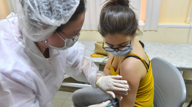 Украинский планируют вакцинировать в аптеках