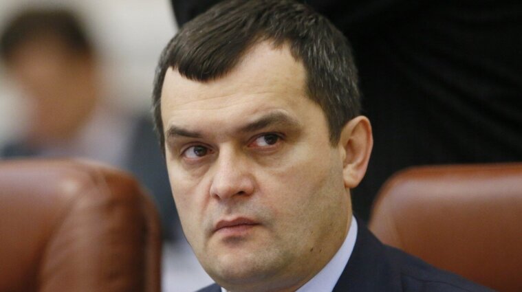 Суд арестовал квартиры и земли бывшего чиновника Захарченко