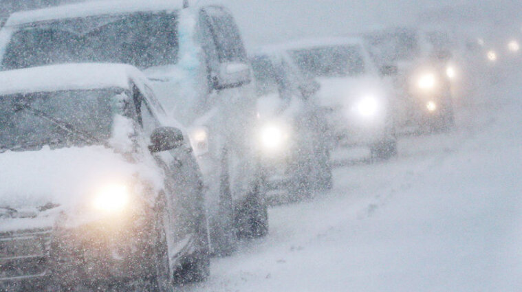 Мокрий сніг і сильний вітер очікують в Україні 26 січня