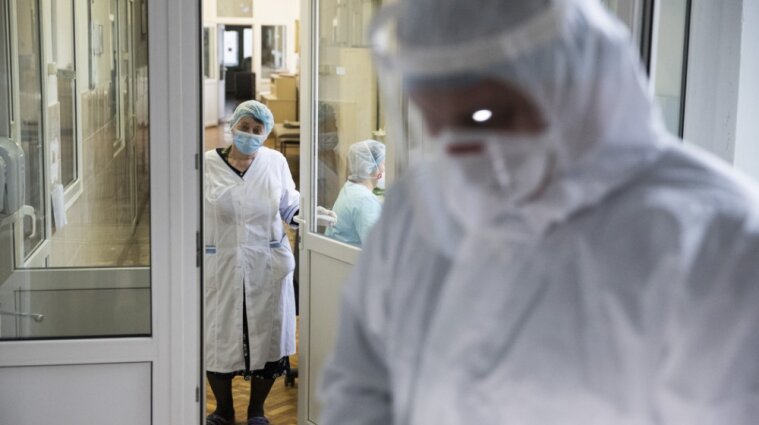 В Киеве чиновники присвоили 6 млн гривен из зарплат медиков