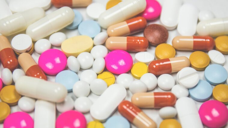 В Украине будут производить таблетки Pfizer и Merck от COVID-19