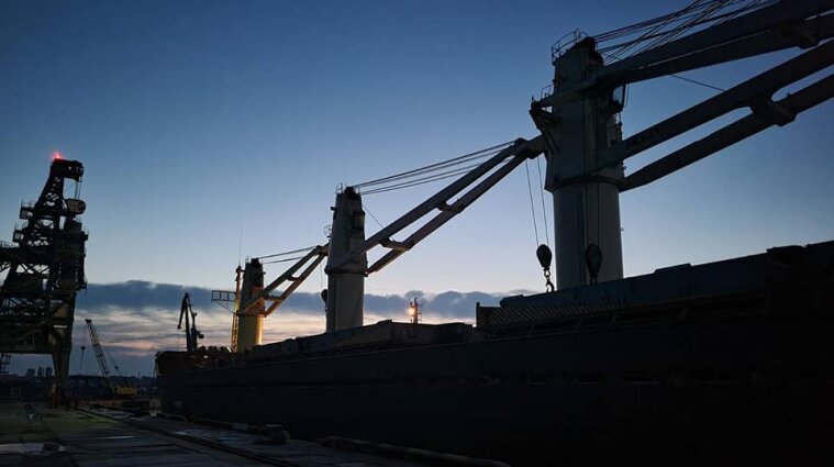 Ще п'ять суден вийшло з українських портів по "зерновому коридору"